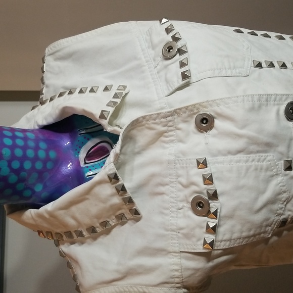 Monoreno Med. White Jeans Studded Vest - Picture 2 of 11